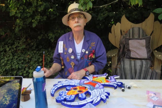 Howard painting at home. Image from Howard Rheingold.